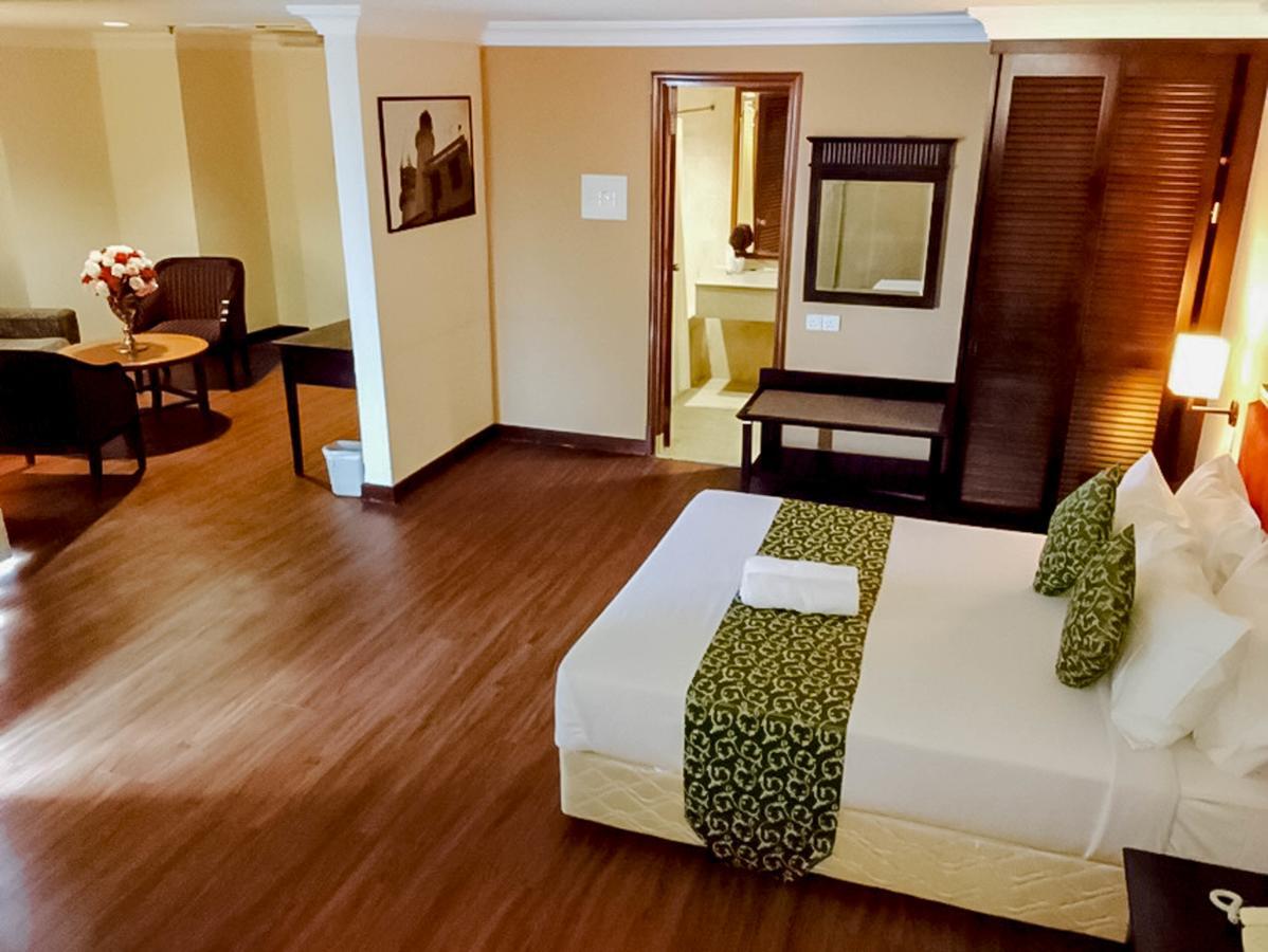 Hotel Legacy Порт-Диксон Экстерьер фото